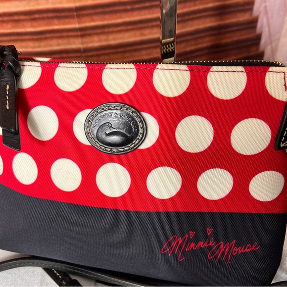 Dooney & Bourke Disney Resort Minnie Mouse Crossbody sold out! Rocks the Dots! - Picture 4 of 17